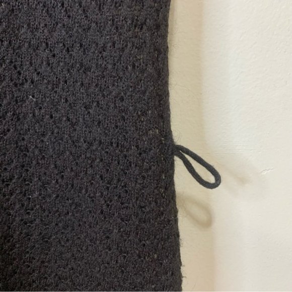 [SOLD] Black H&M Crochet Knit 70’s Style Belted Mini Dress size Small - Picture 7 of 7